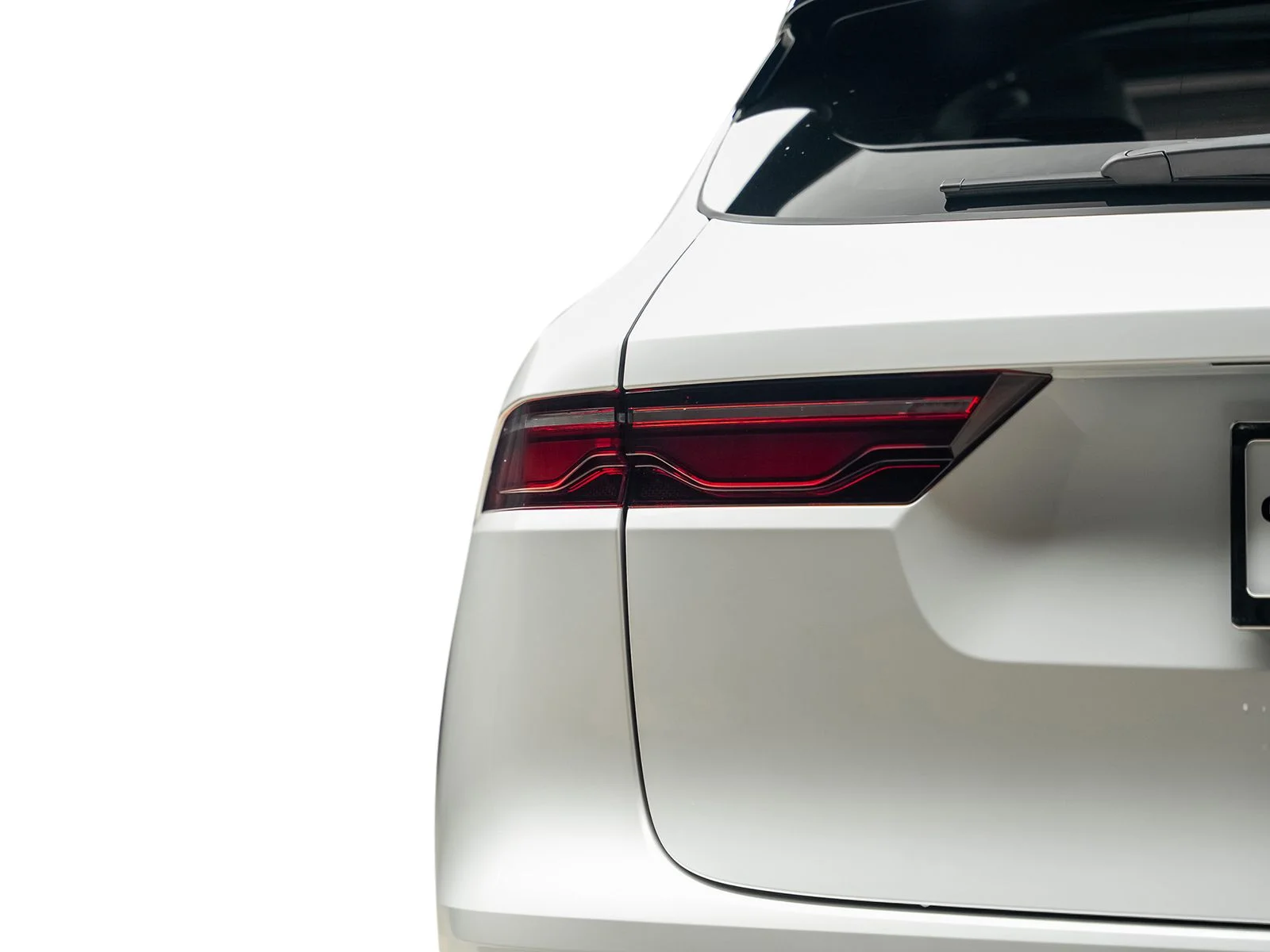 Used 2025 White Jaguar P250 R-Dynamic S image 18