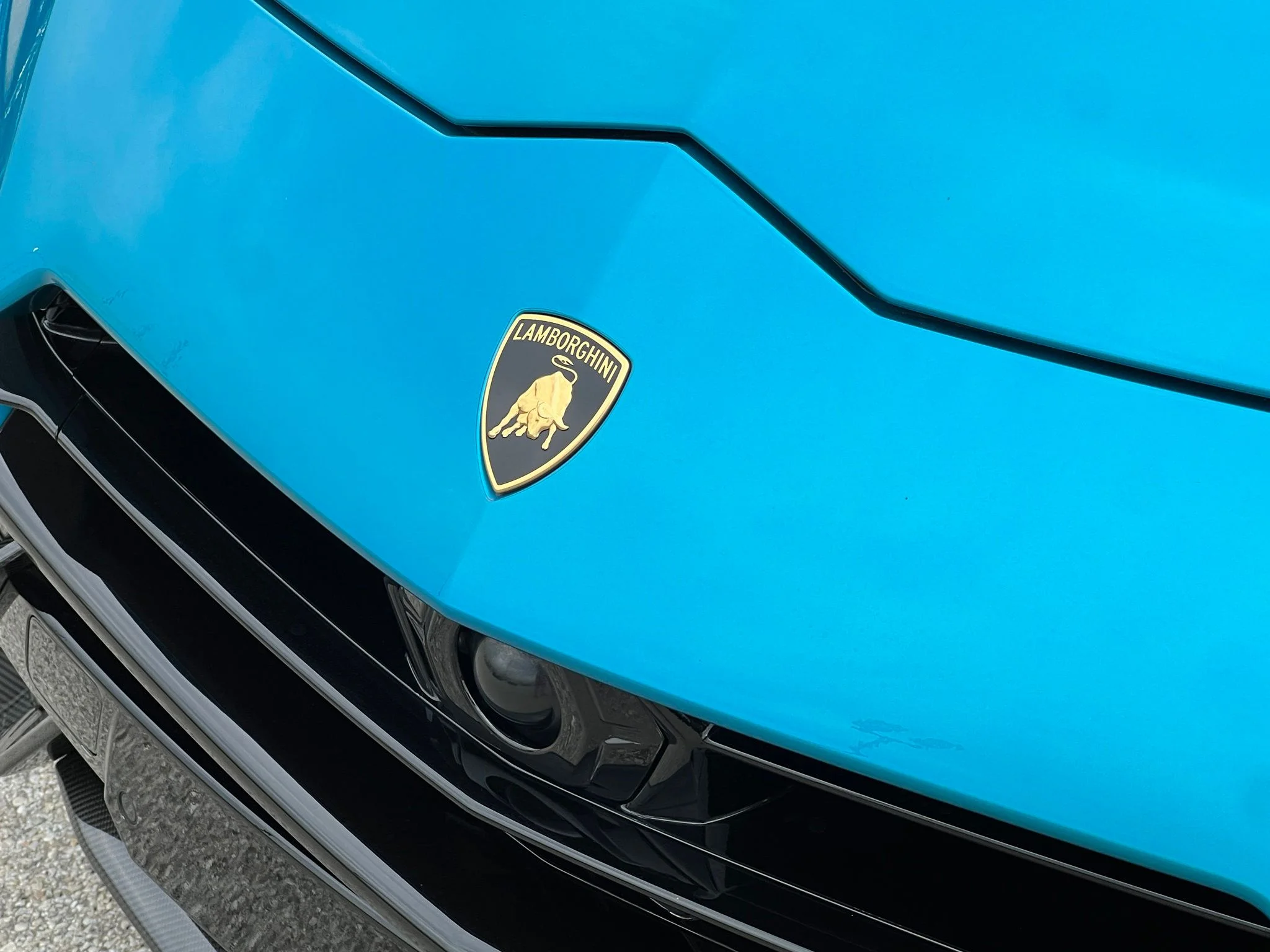 Used 2023 Blue Lamborghini Performante image 13