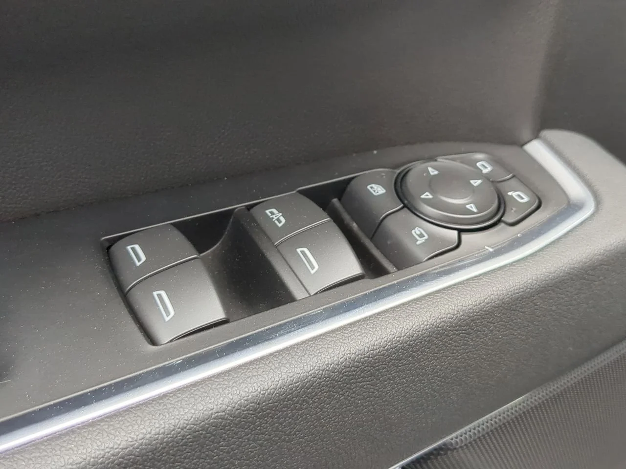 New 2026 Summit White GMC SLE image 23