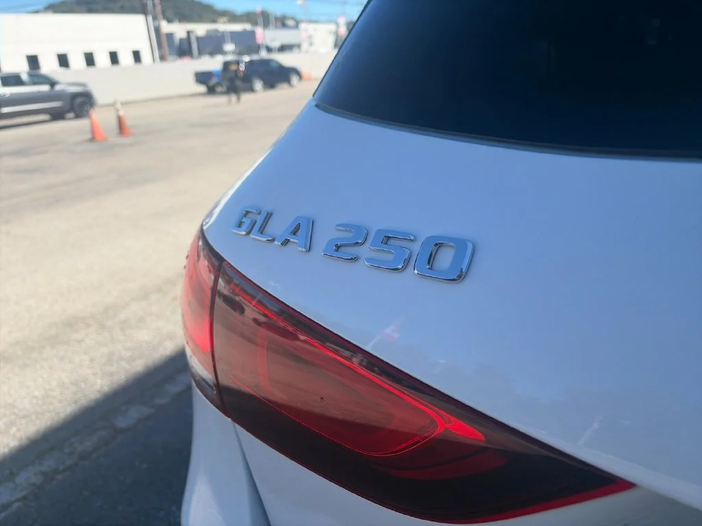 Used 2023  Mercedes-Benz GLA 250 image 34