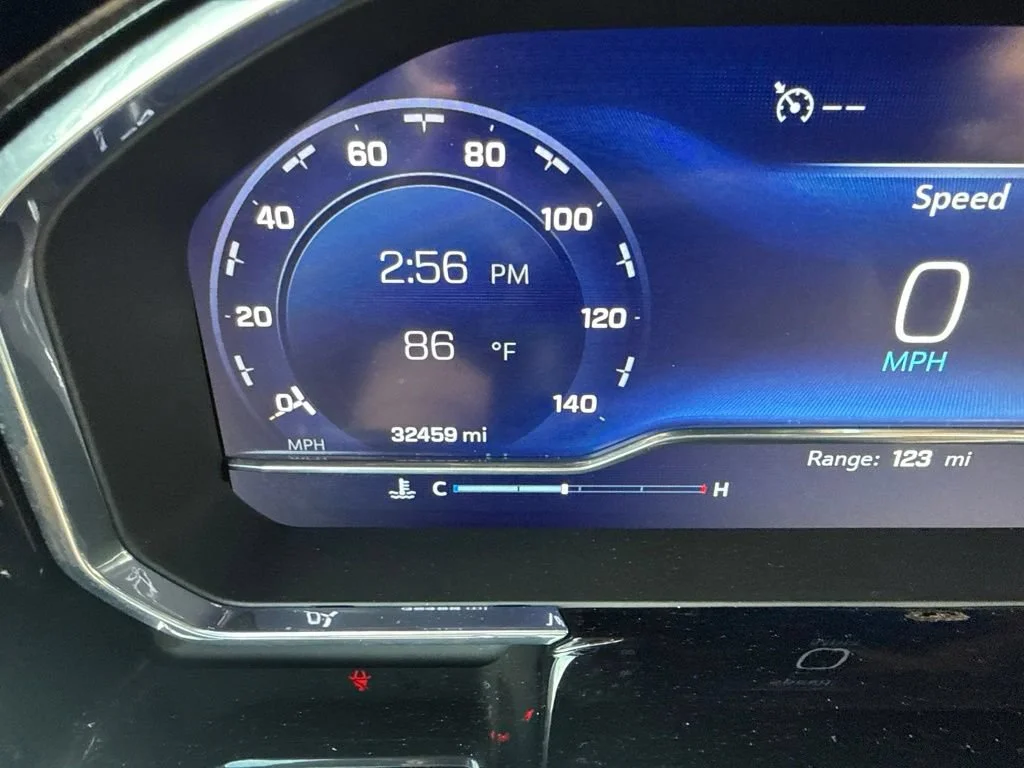 Used 2024 Summit White Chevrolet LT image 27