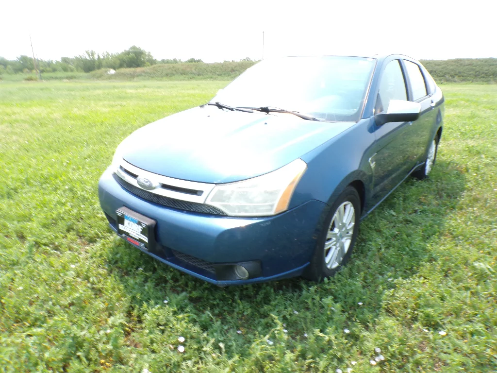 Used 2008 Vista Blue Clearcoat Metallic Ford SE image 8