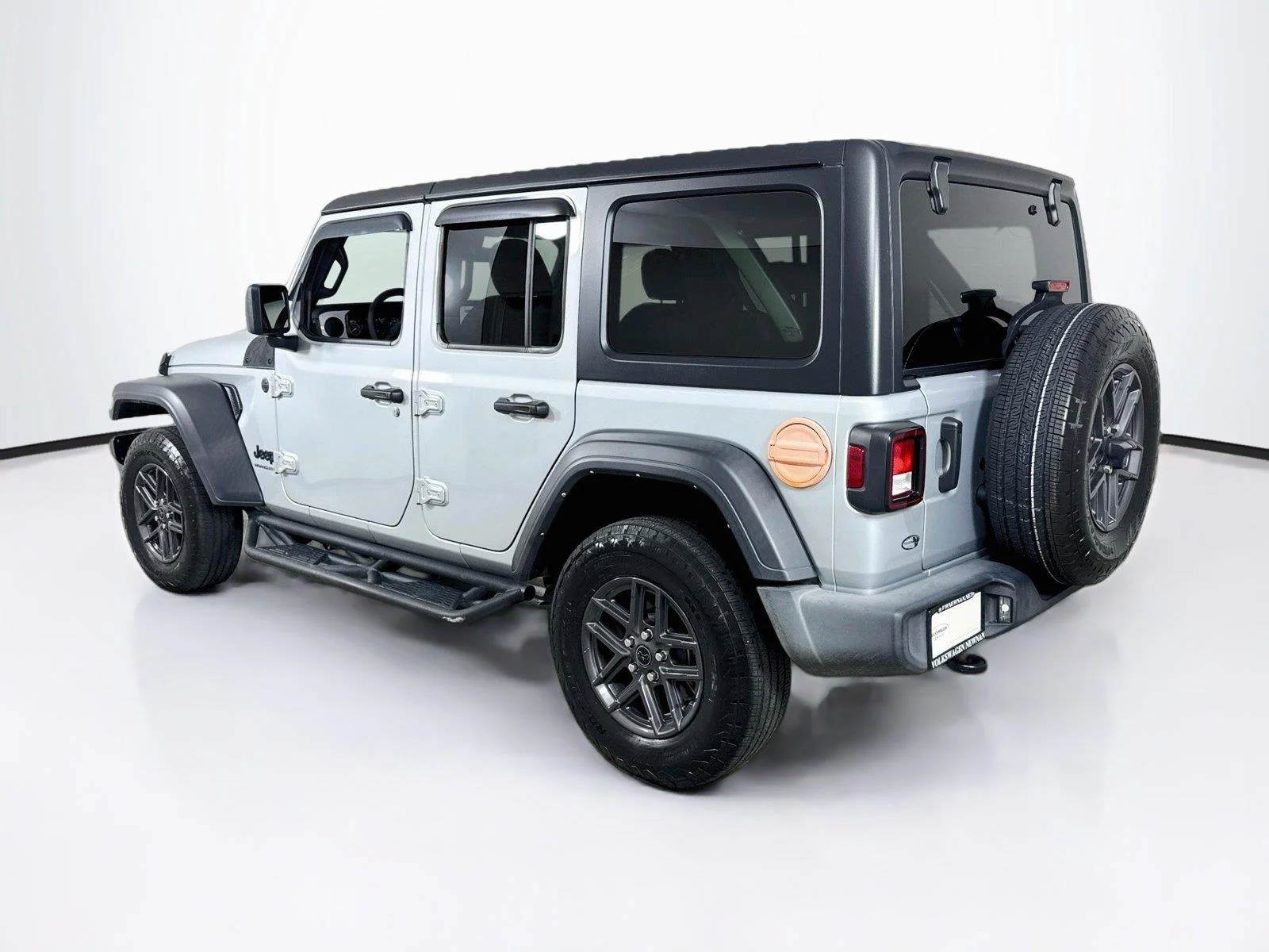 Used 2024 Silver Zynith Clearcoat Jeep Sport S image 6