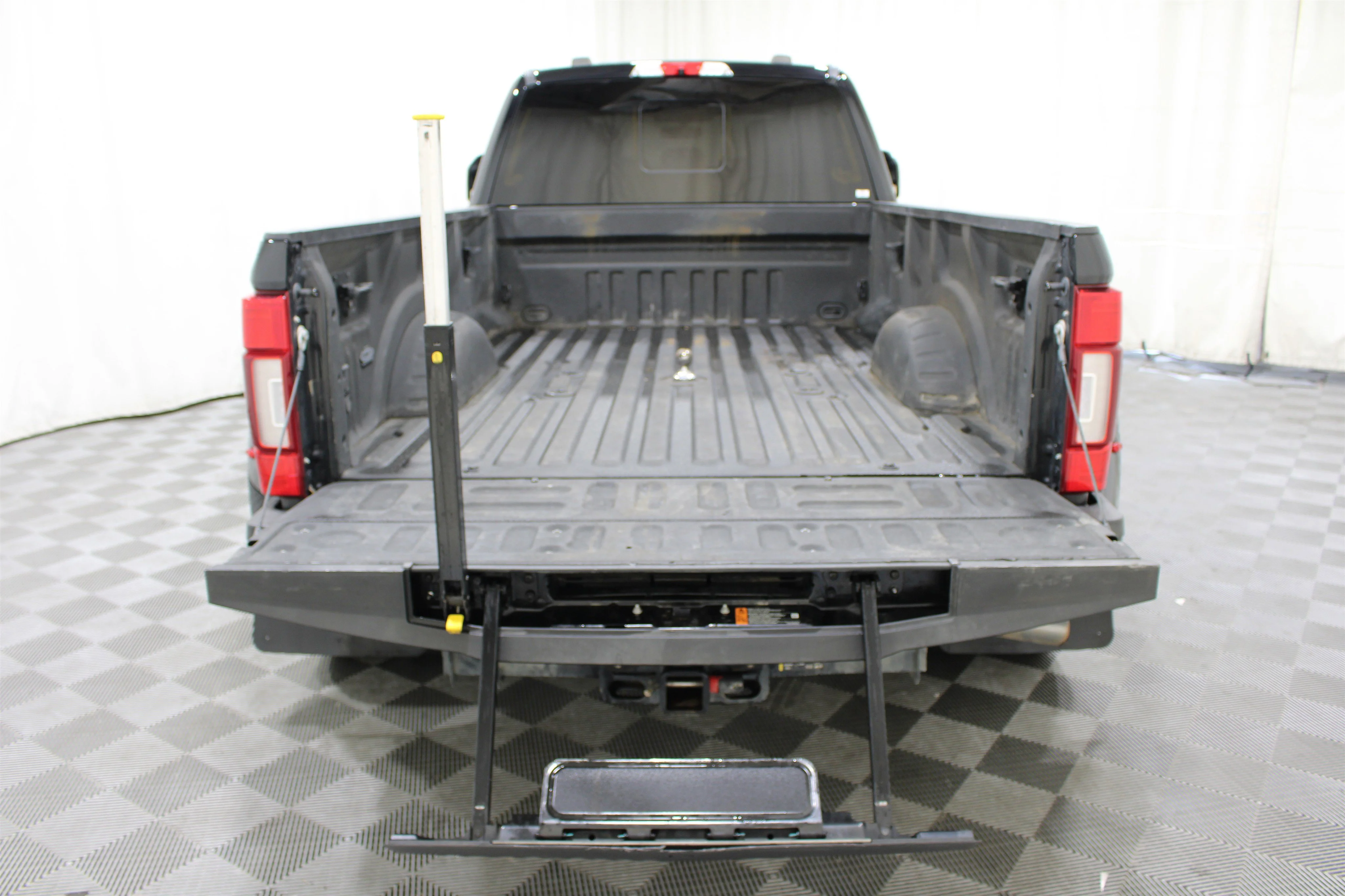 2022 Ford F-350 Super Duty Platinum - Photo 25