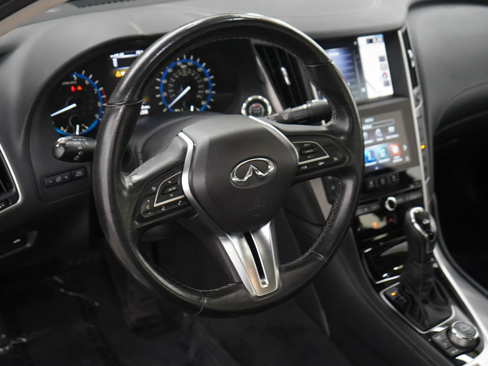 Used 2020 Graphite Shadow INFINITI Sport image 19