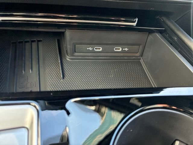 New 2026 Opal White Pearl Volkswagen SE w/Technology image 19