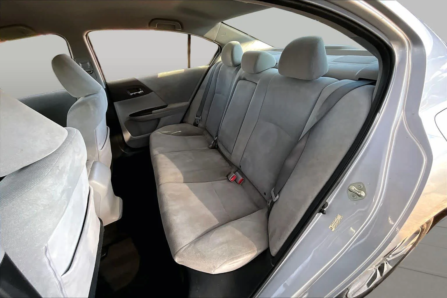 Used 2013 Alabaster Silver Metallic Honda LX image 19