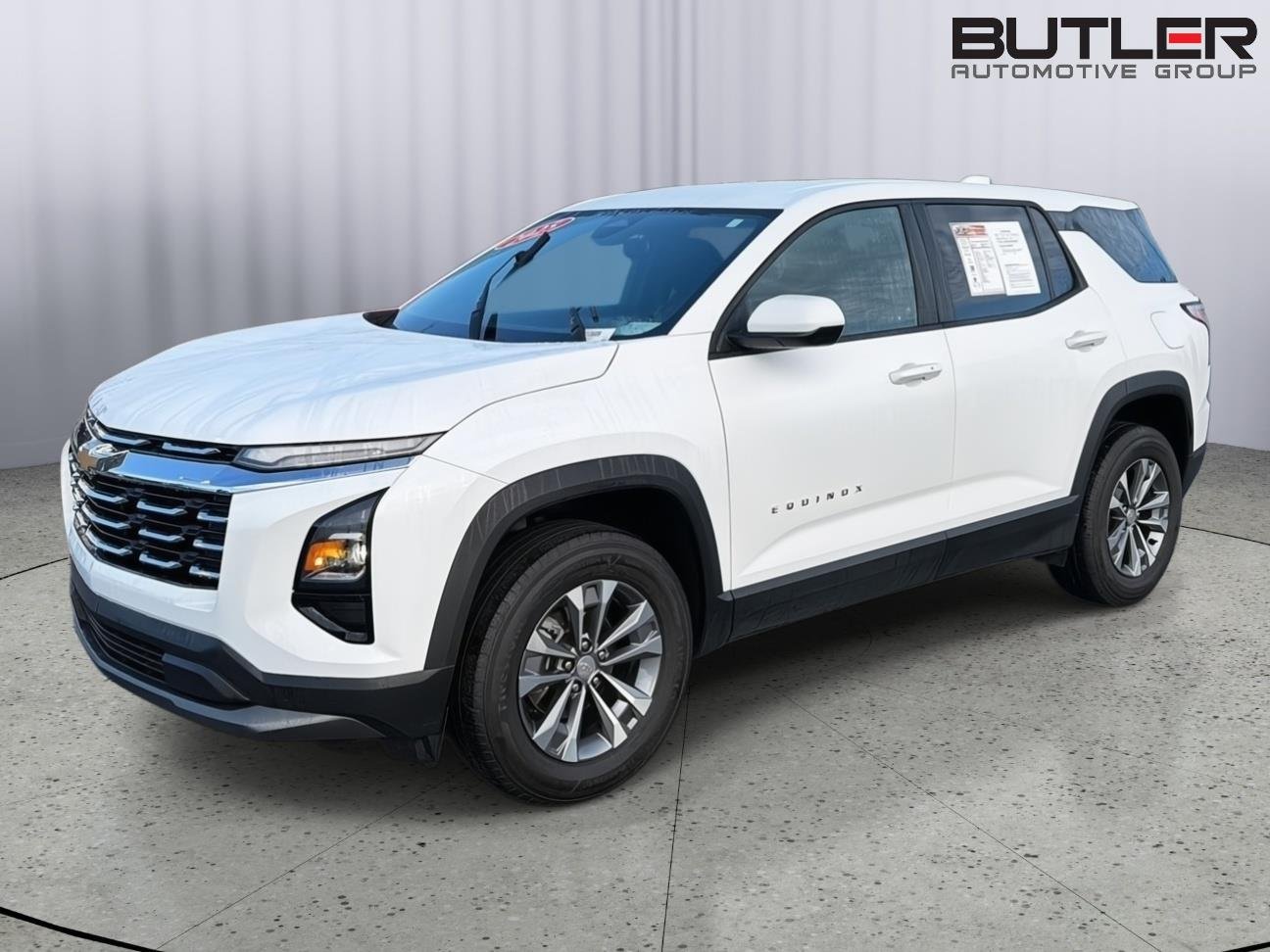 Used 2025 Summit White Chevrolet FWD LT image 1