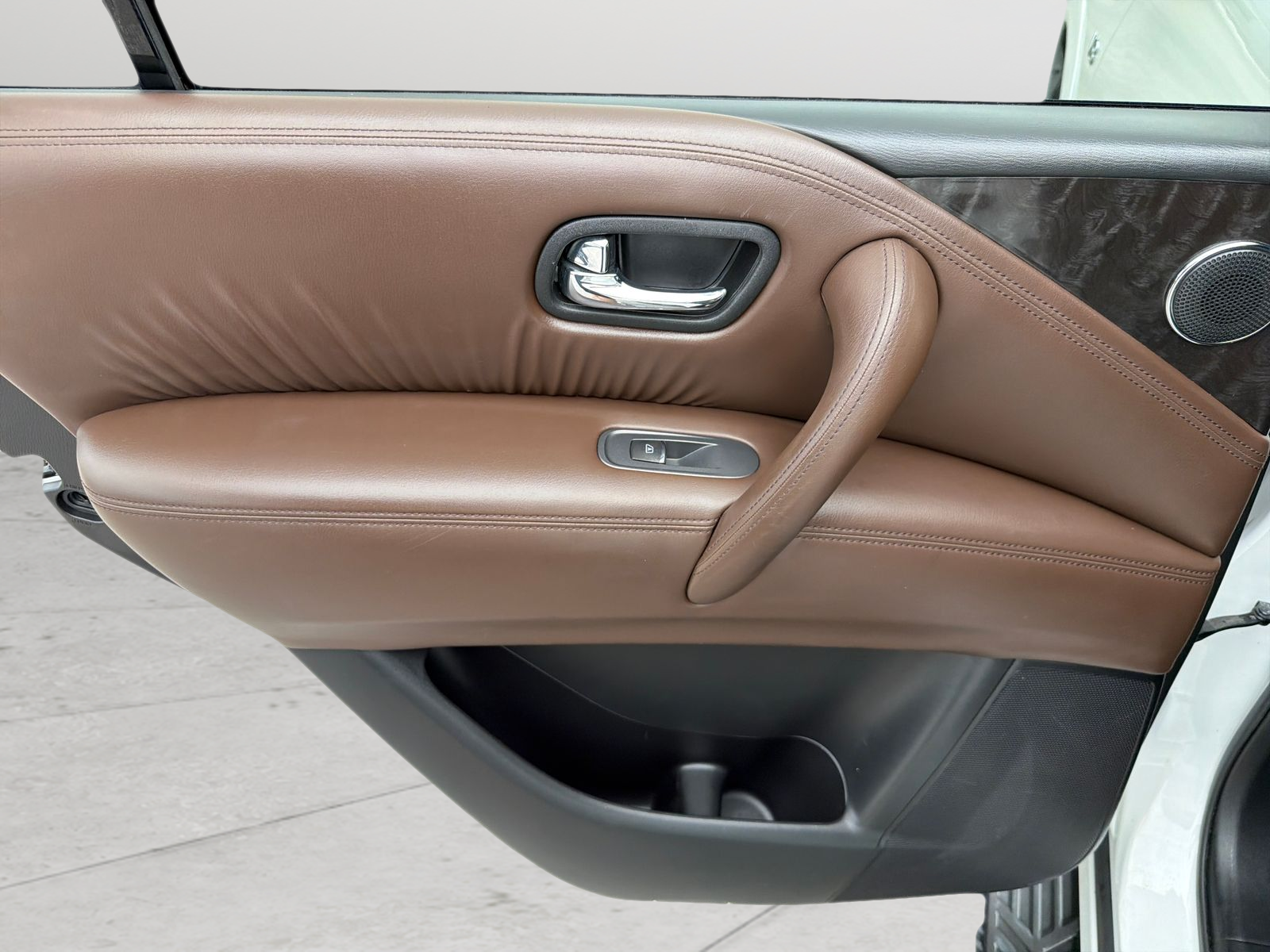 Used 2022 White Nissan Platinum image 39