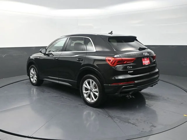 Used 2025  Audi Premium image 6