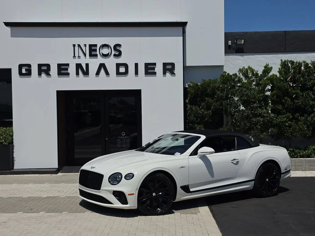 Used 2022 Glacier White Bentley Speed image 2
