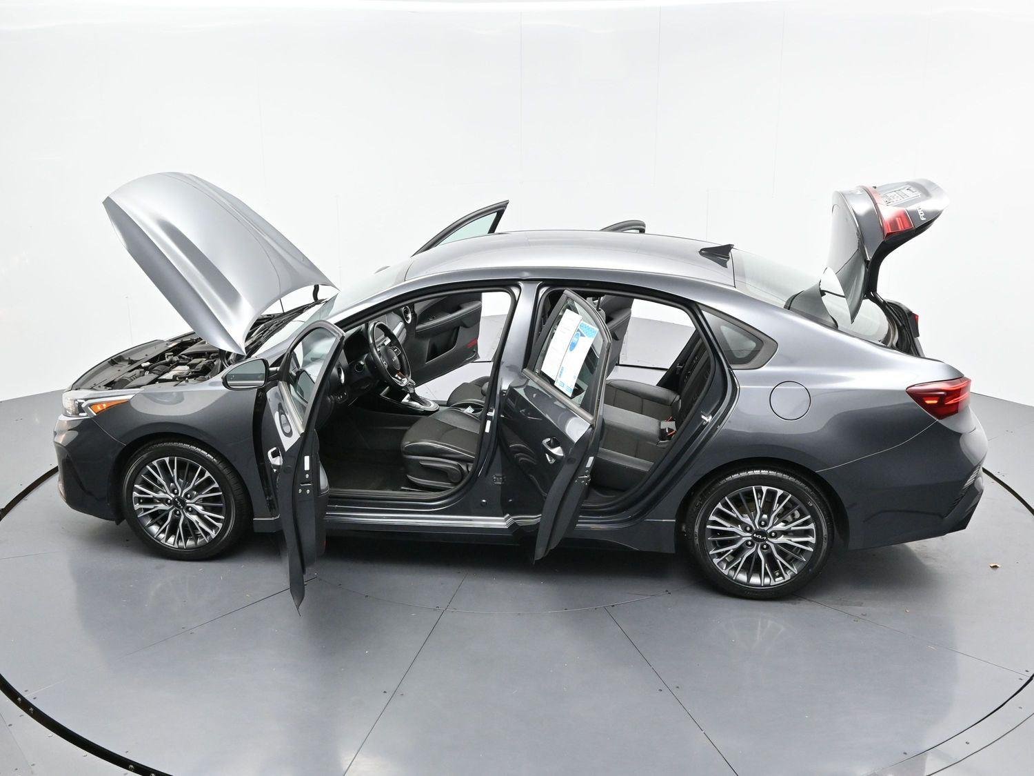 Used 2022 Gravity Gray Kia GT-Line image 39