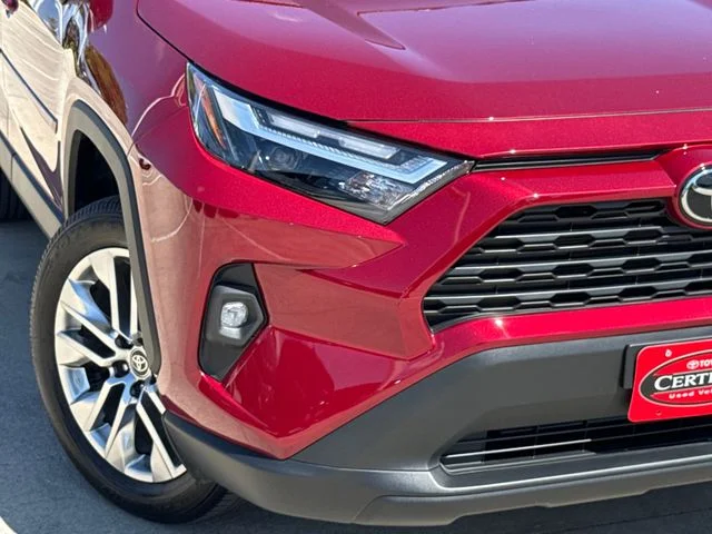 Certified Used 2025 RED MC. Toyota XLE Premium image 4