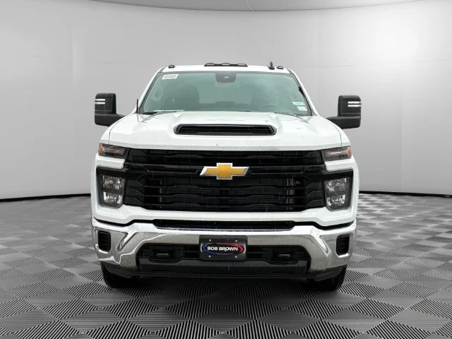 New 2026 Summit White Chevrolet WT image 8