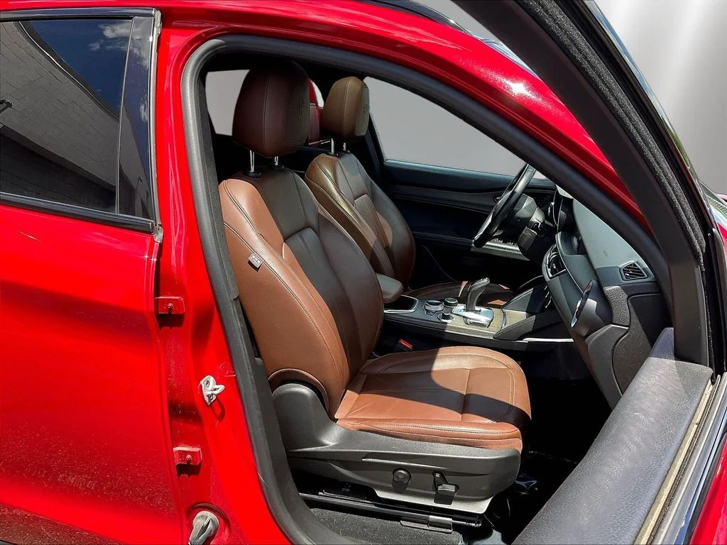 Used 2022 Alfa Rosso Alfa Romeo Ti image 29