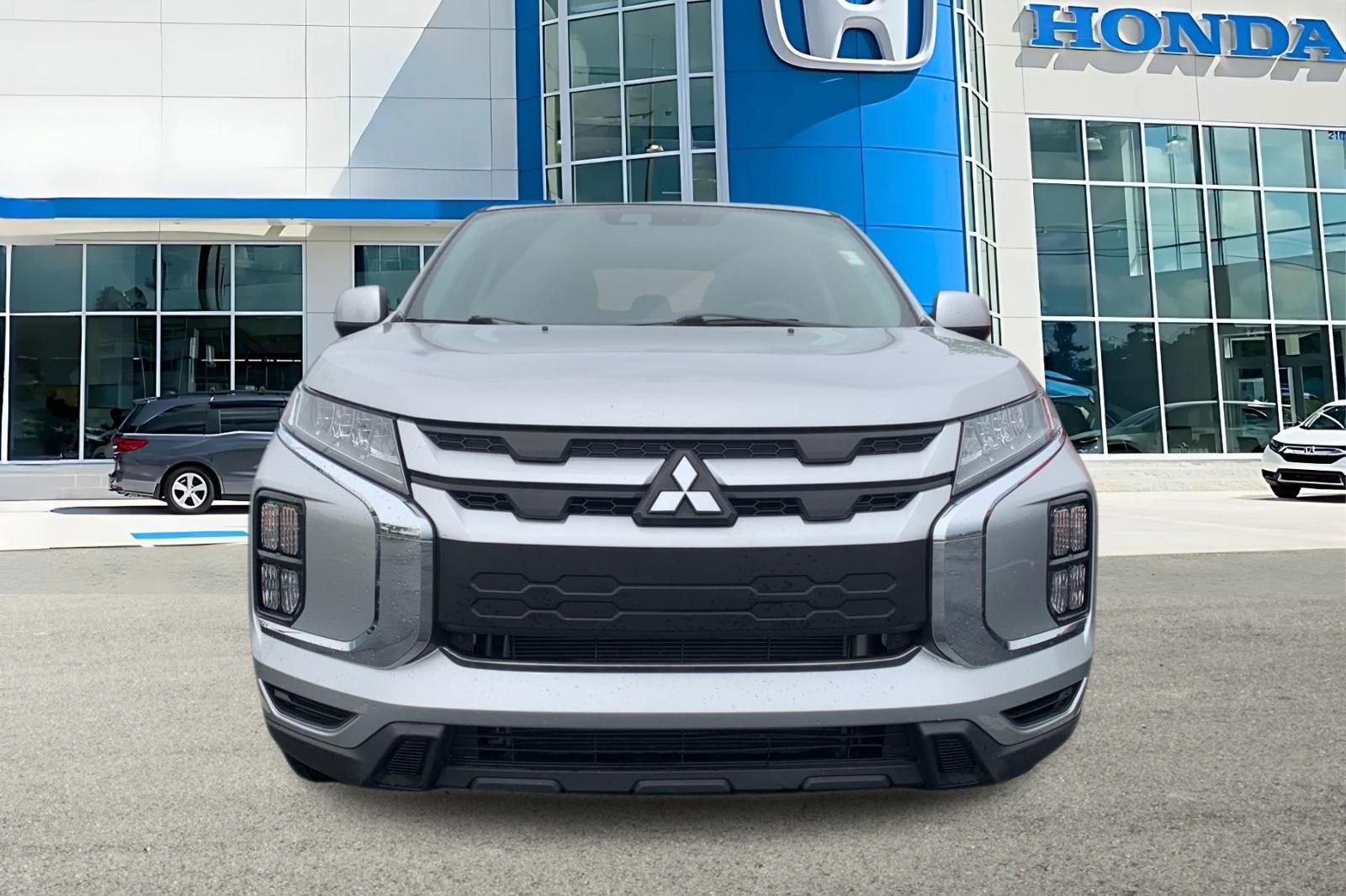 Used 2022  Mitsubishi 2.0 ES image 5
