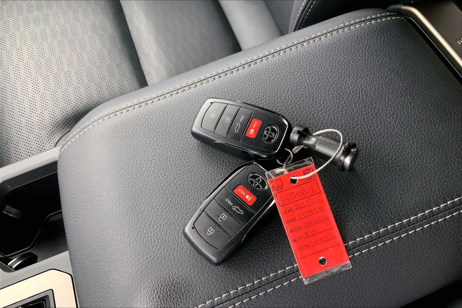 Used 2025 Ice Toyota  image 14
