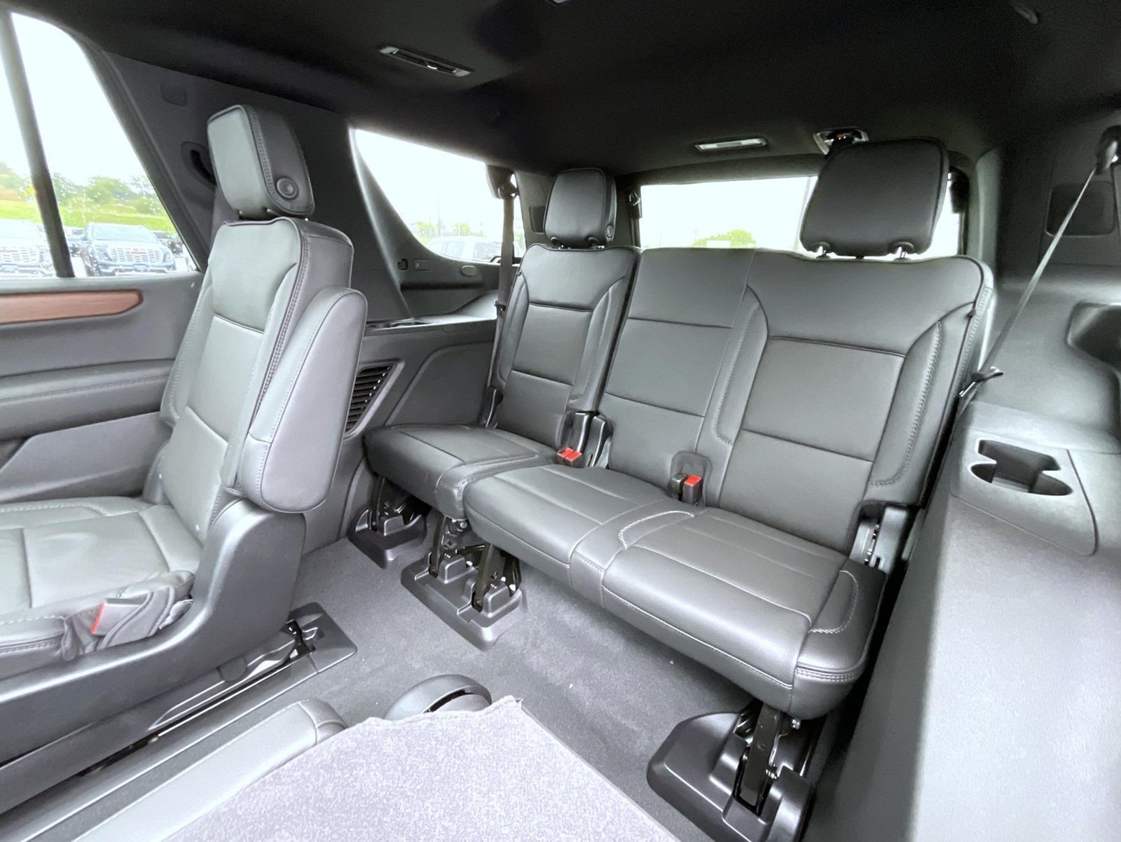 2026 GMC Yukon Denali - Photo 20