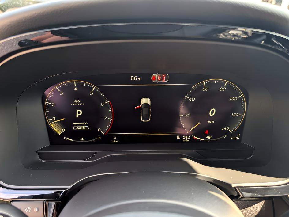 New 2027 2T RAD WHT INFINITI SPORT image 15