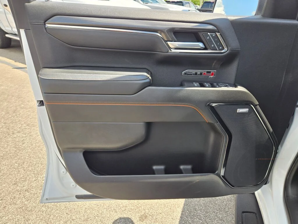 Used 2024 White GMC AT4 image 24