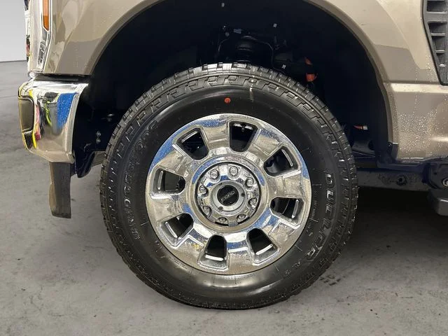 New 2026 Gray Ford Lariat image 9
