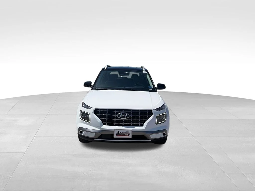 Used 2025 White Hyundai Limited image 9