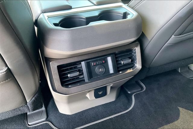 Used 2025 Black Metallic Ford Platinum image 35