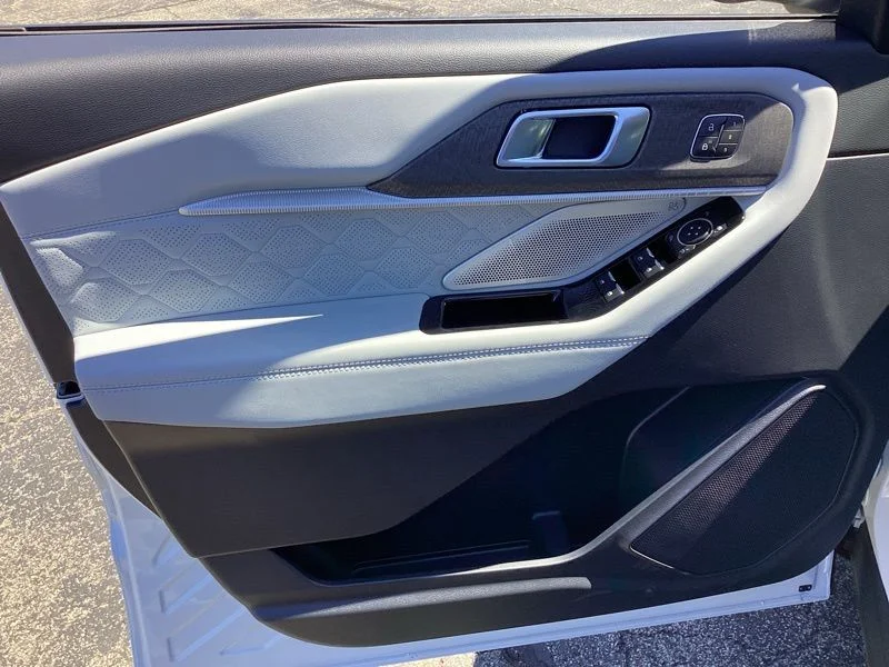 New 2026 White Ford Platinum image 27