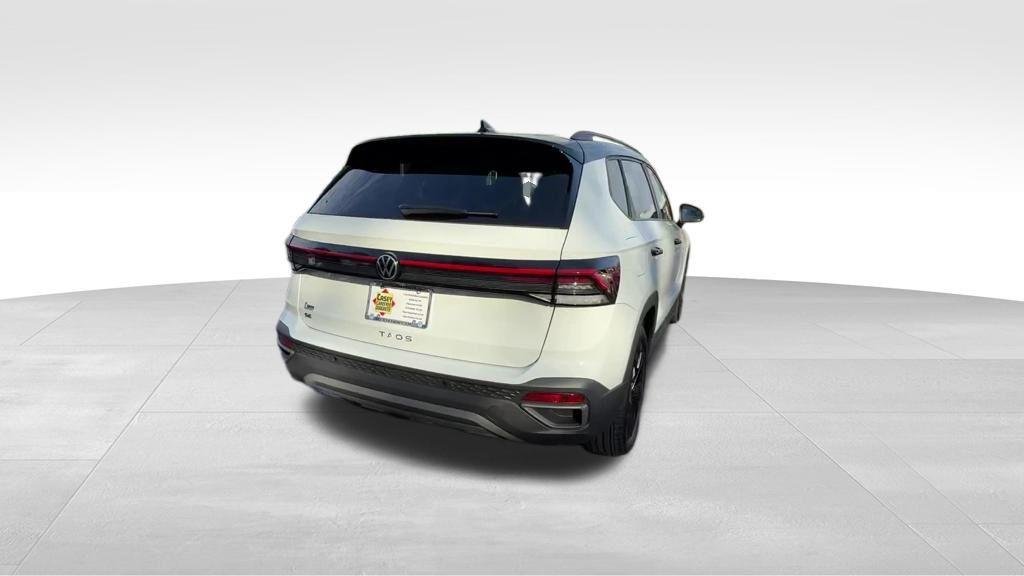 2026 Volkswagen Taos SE Black - Photo 7