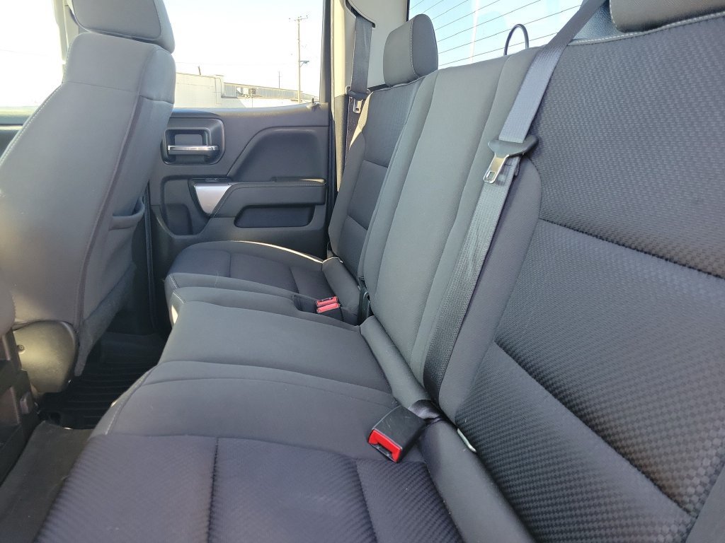 Used 2018 SUMMIT WHITE Chevrolet LT image 11