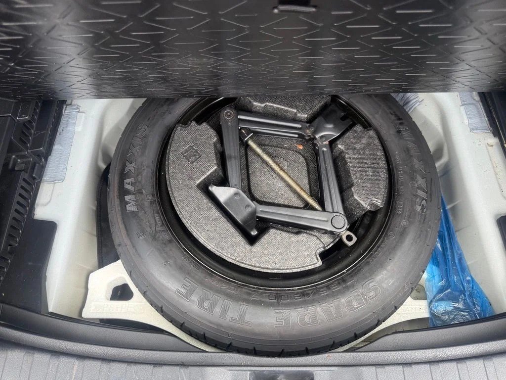 Used 2019 White Toyota XLE image 41