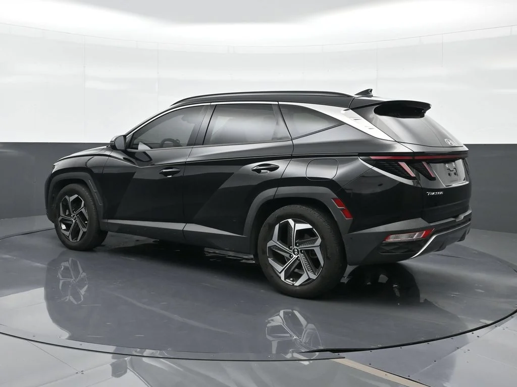 Used 2022 Black Hyundai Limited image 2
