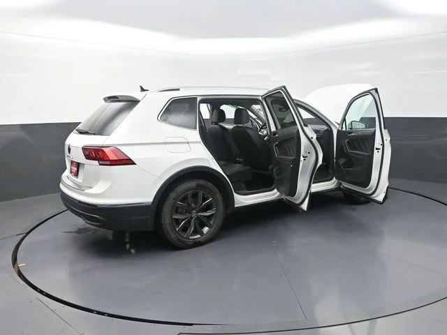Used 2022 White Volkswagen 2.0T SE image 45