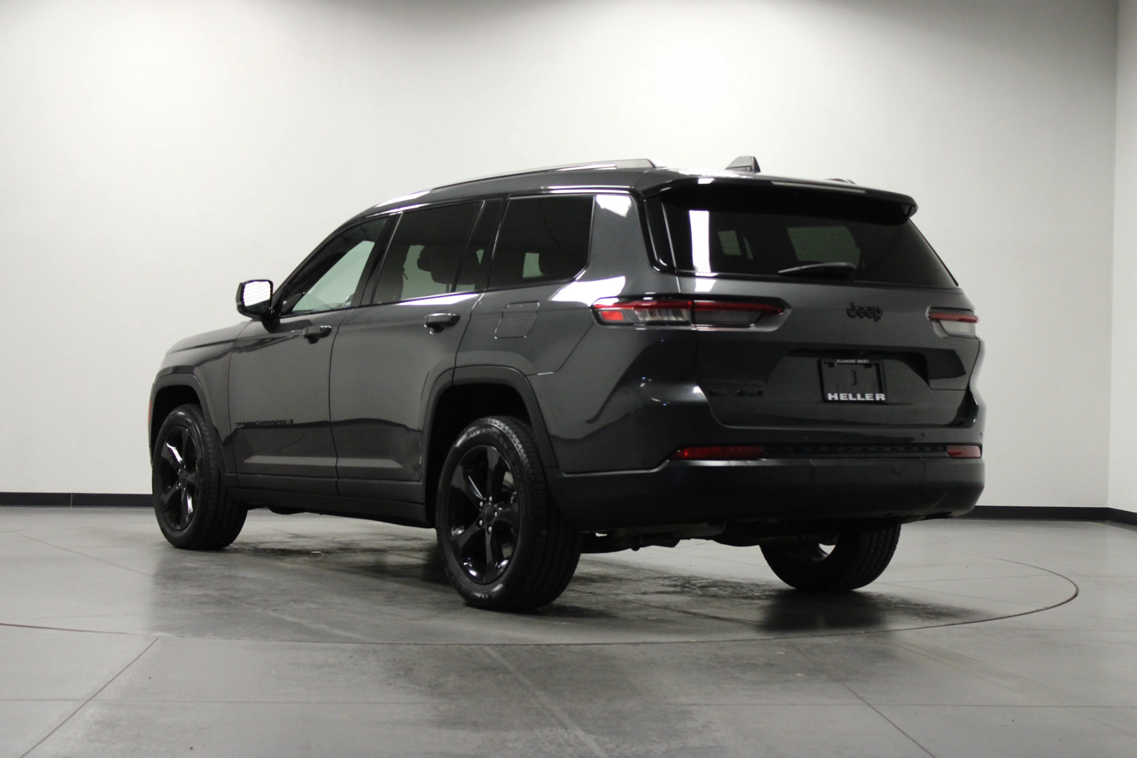 Used 2022 Baltic Gray Metallic Clearcoat Jeep Altitude image 6