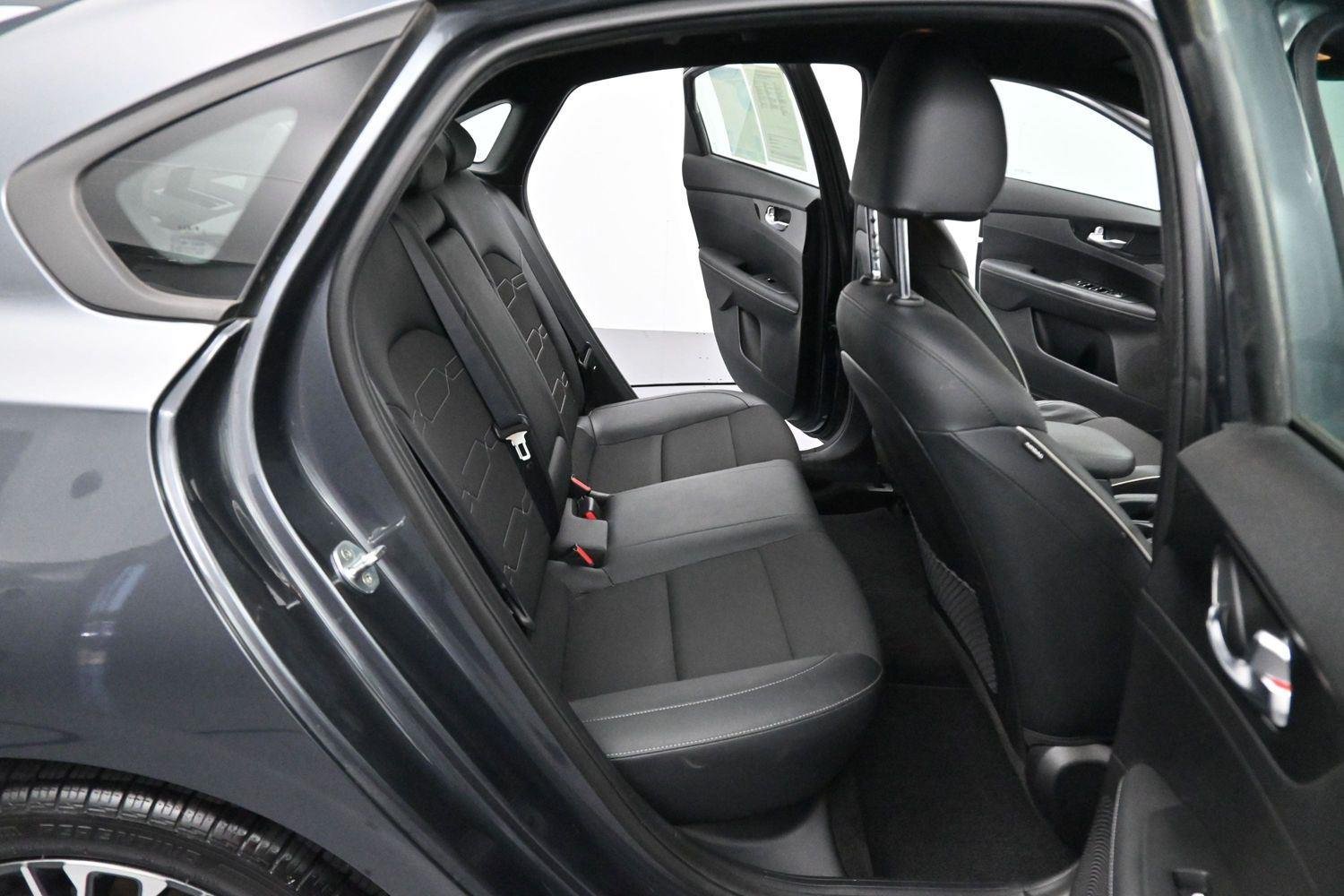 Used 2022 Gravity Gray Kia GT-Line image 29