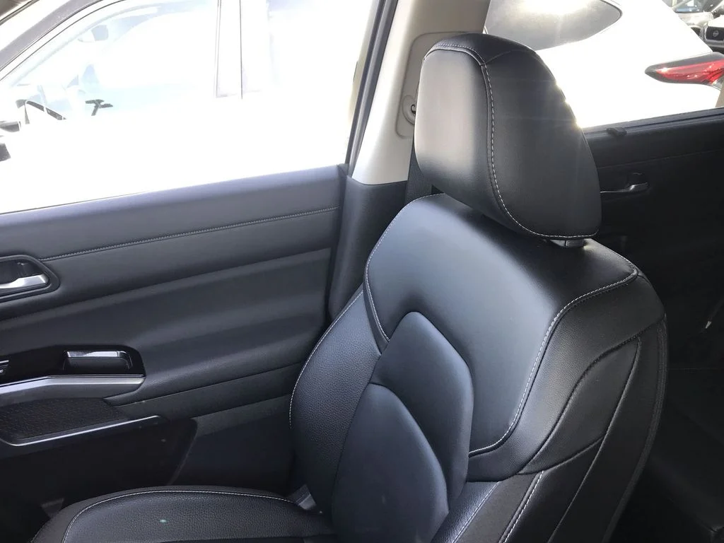 Used 2023 White Nissan SL image 24