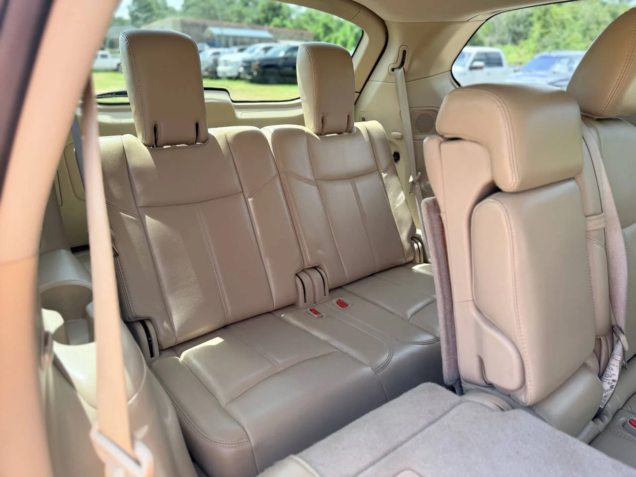 Used 2014 Tan Nissan SL 4dr SUV image 25