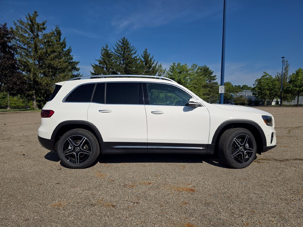 New 2026 Polar White Mercedes-Benz GLB 250 image 51