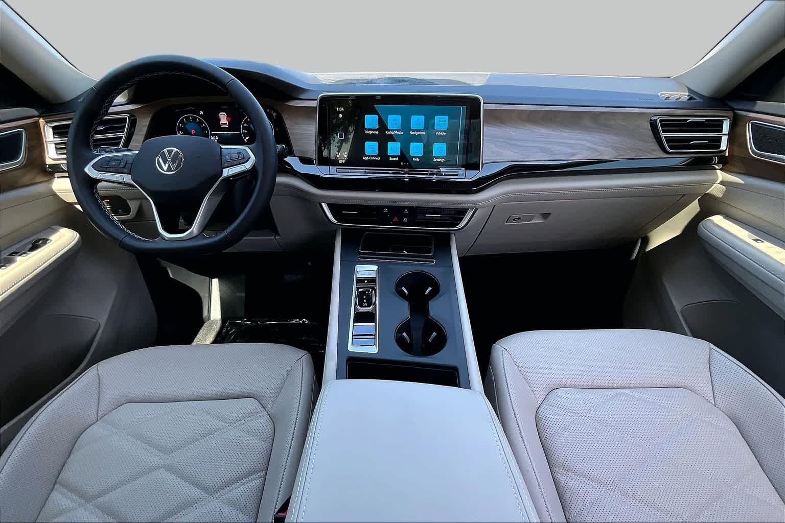 New 2026 Opal White Pearl Volkswagen 2.0T SE image 5