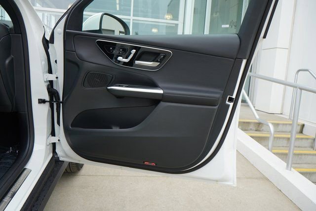 New 2026 Polar White Mercedes-Benz GLC 300 image 49