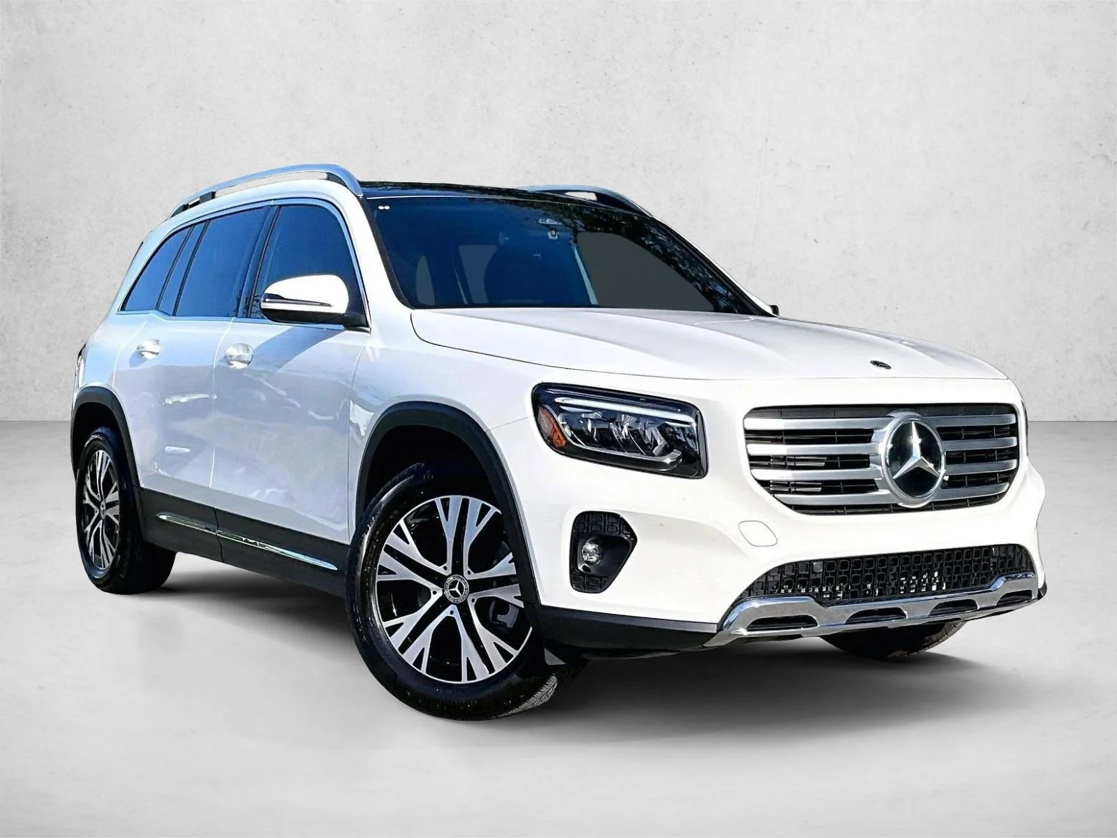 Used 2026 Polar White Mercedes-Benz GLB 250 image 12
