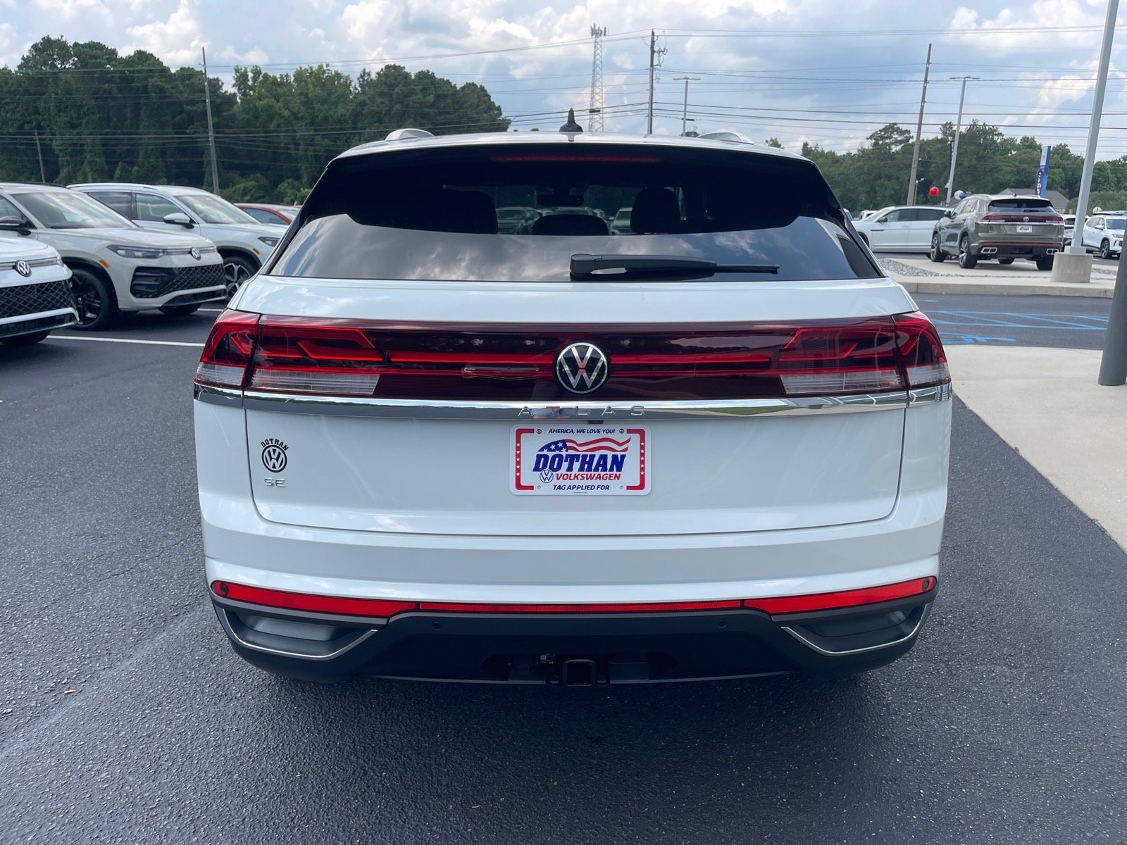 New 2026 Opal White Pearl Volkswagen SE image 14