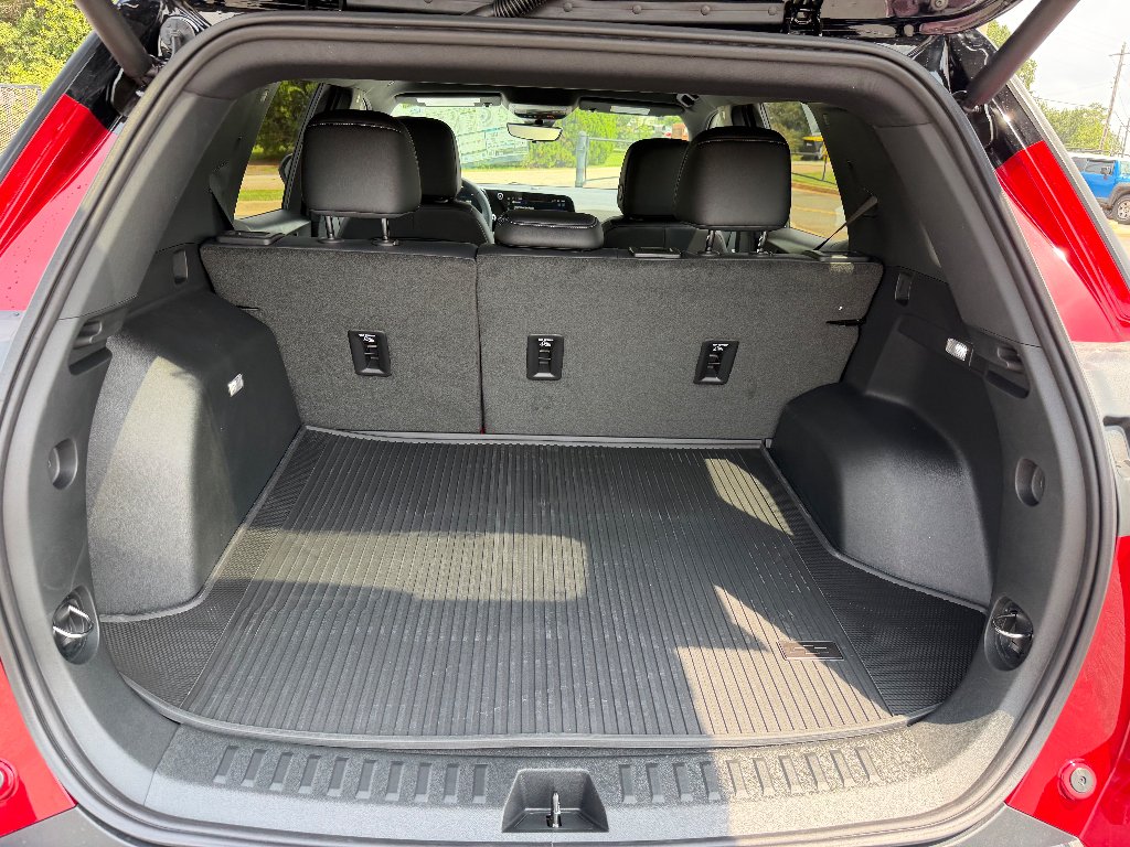 2027 Chevrolet Equinox LT - Photo 18