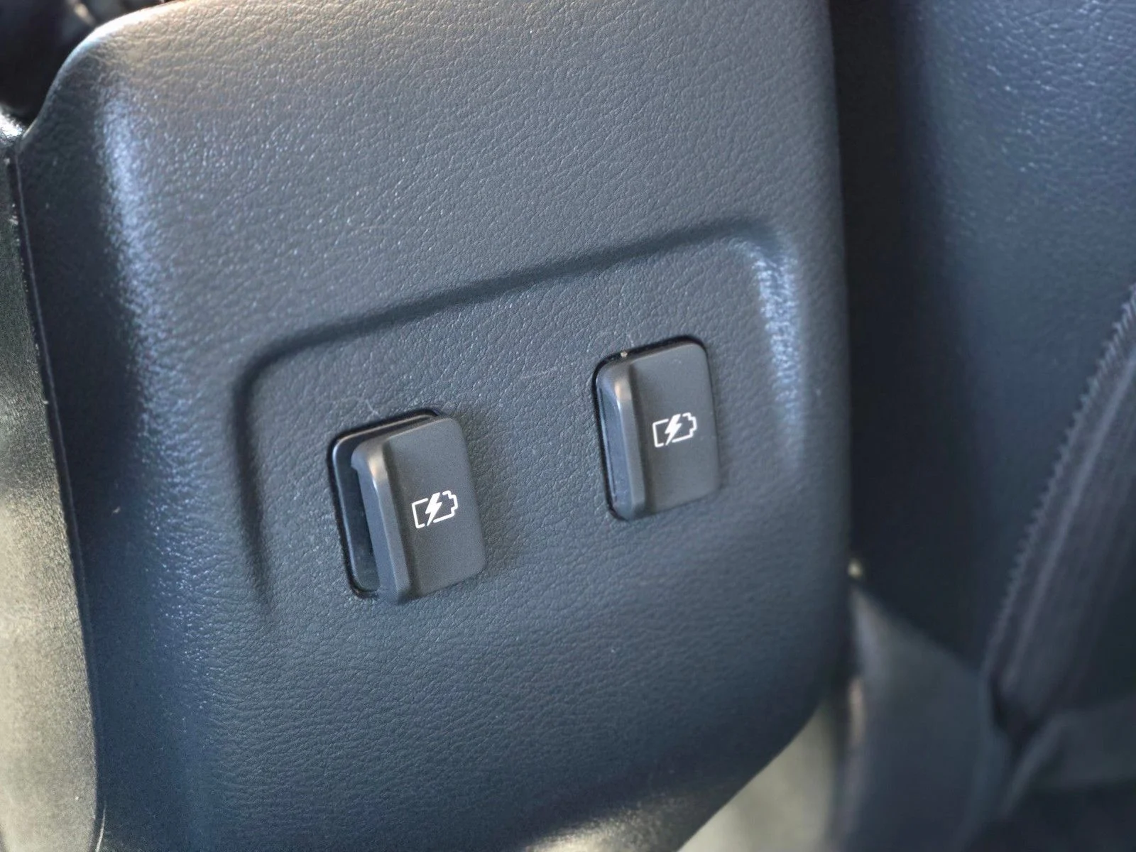 Used 2024 Gray/Super Black Nissan SR image 12