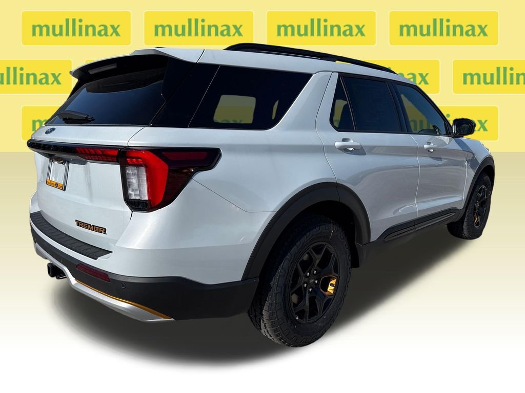 New 2026 White Ford Tremor image 15