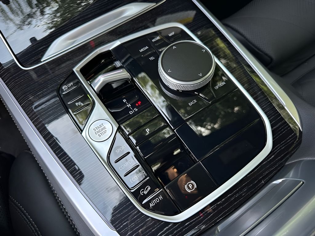 New 2026 Black Sapphire Metallic BMW xDrive40i image 19