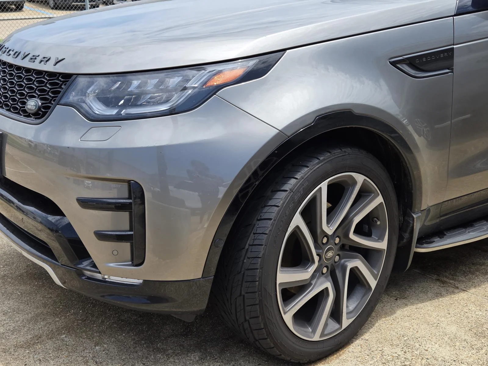 Used 2020  LANDROVER HSELUX image 2