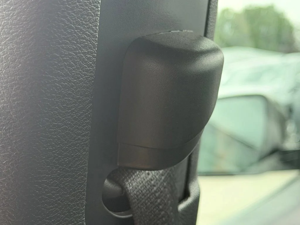 Used 2019 Gray Jeep Limited 4x4 image 14