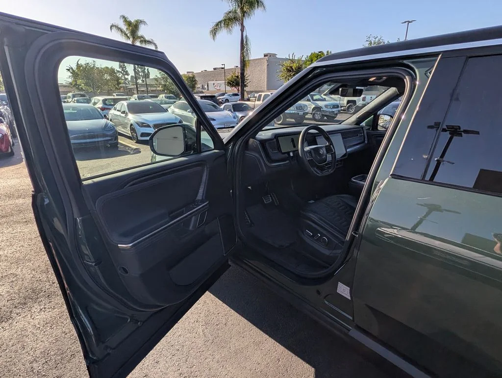 2024 Rivian R1S Adventure - Photo 29