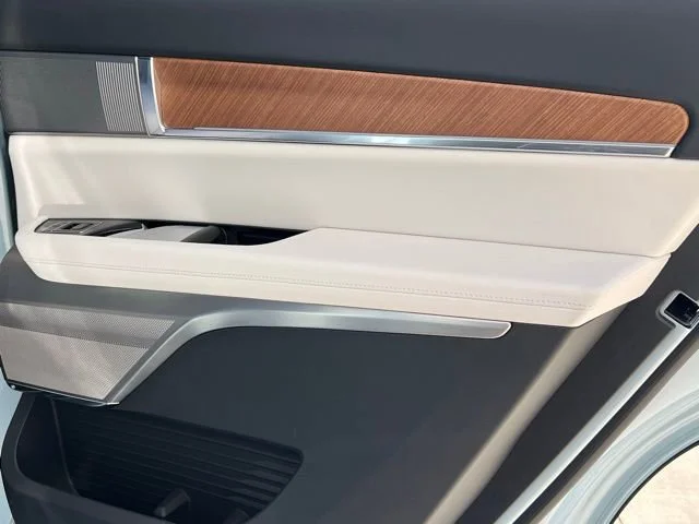 2026 Cadillac VISTIQ Sport - Photo 22
